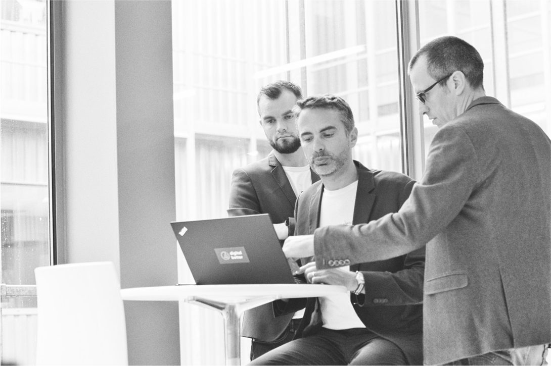 Photo des fondateurs de Fruggr : Ronan Robe, Frédérick Marchand, et Jérôme Lucas